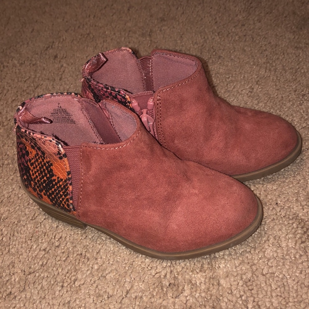 Girls boots